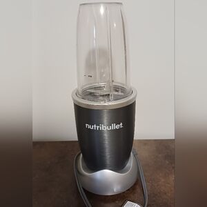 Nutribullet Pro 900 Watt - 32 OZ Black and Silver Blender Open Box